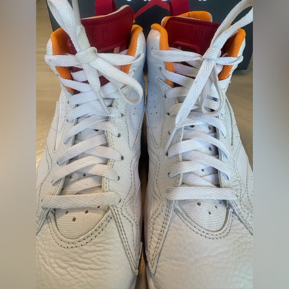 EUC - Authentic Nike Air Jordan Jumpman MVP’s Size 9 with Box - Picture 10 of 16